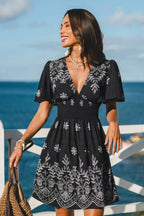 Robe courte fleurie romantique