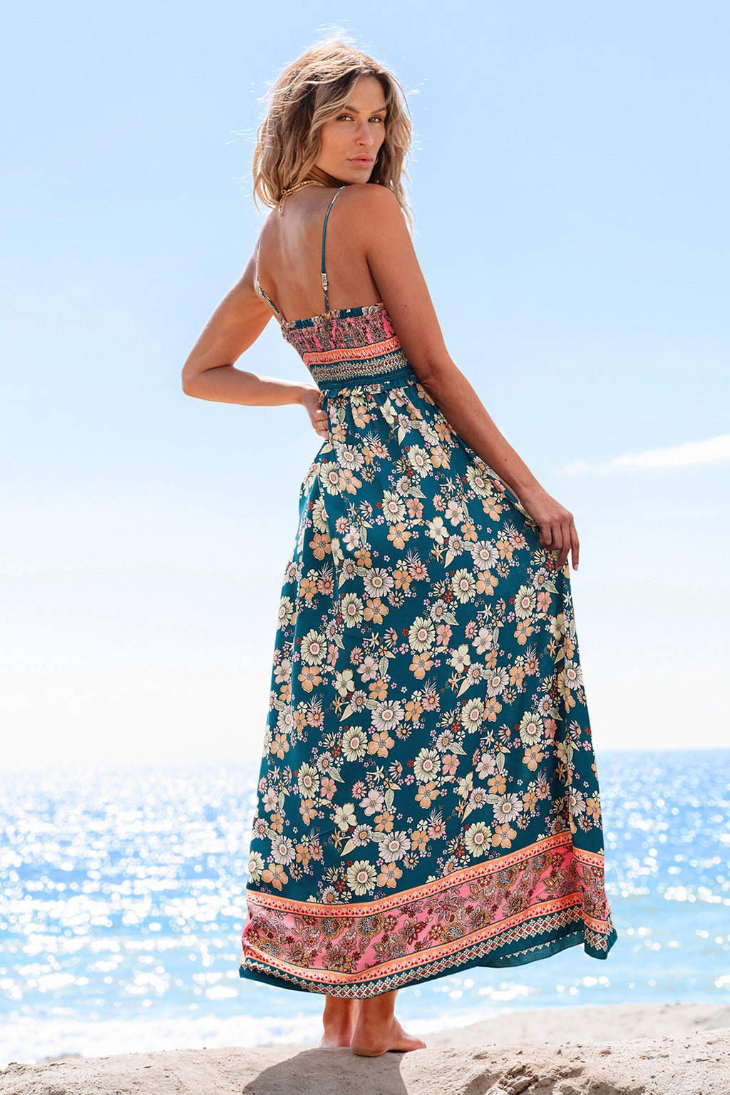 Robe longue florale avec col carré