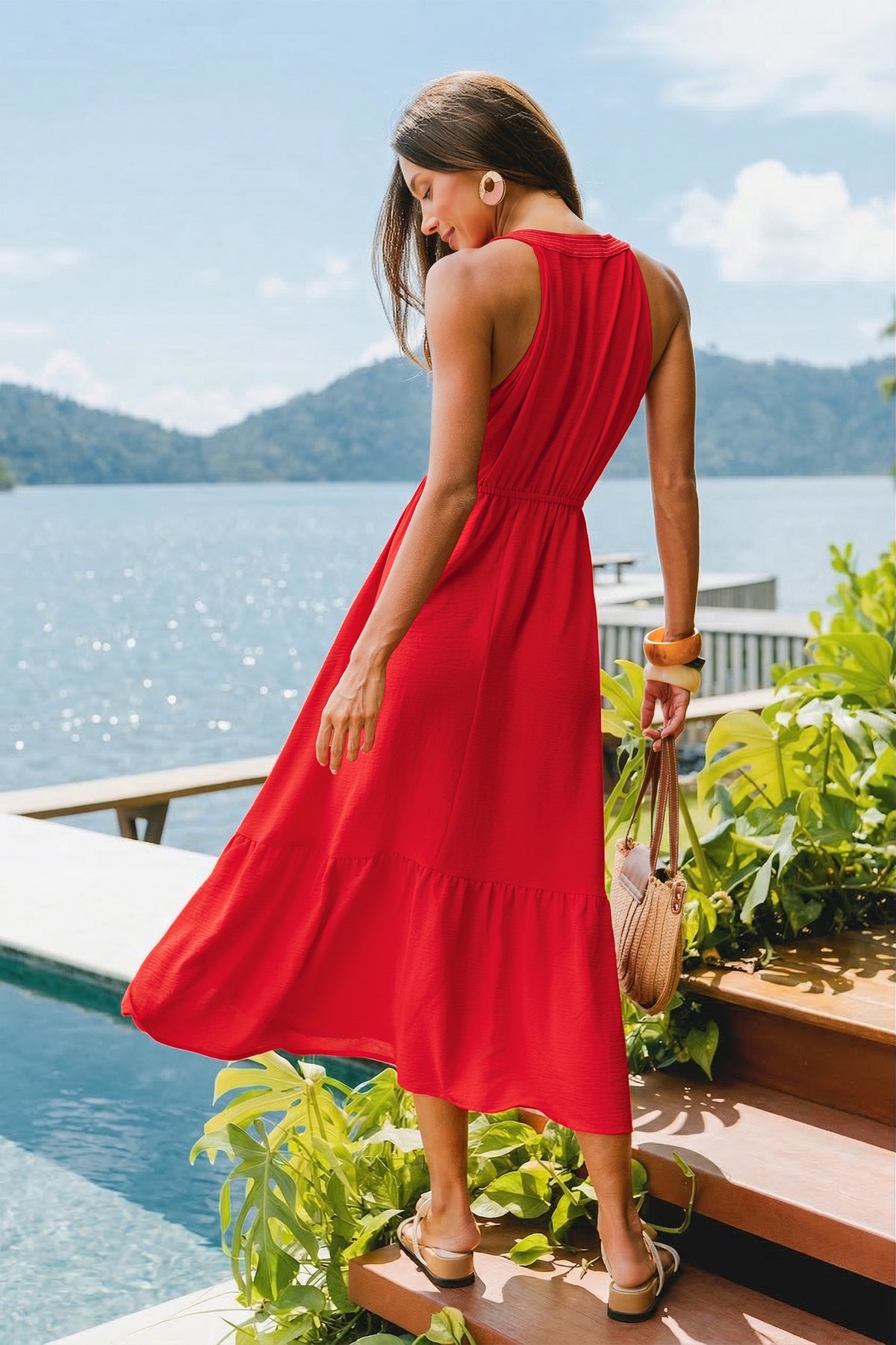 Robe longue rouge col cranté