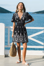Robe courte fleurie romantique