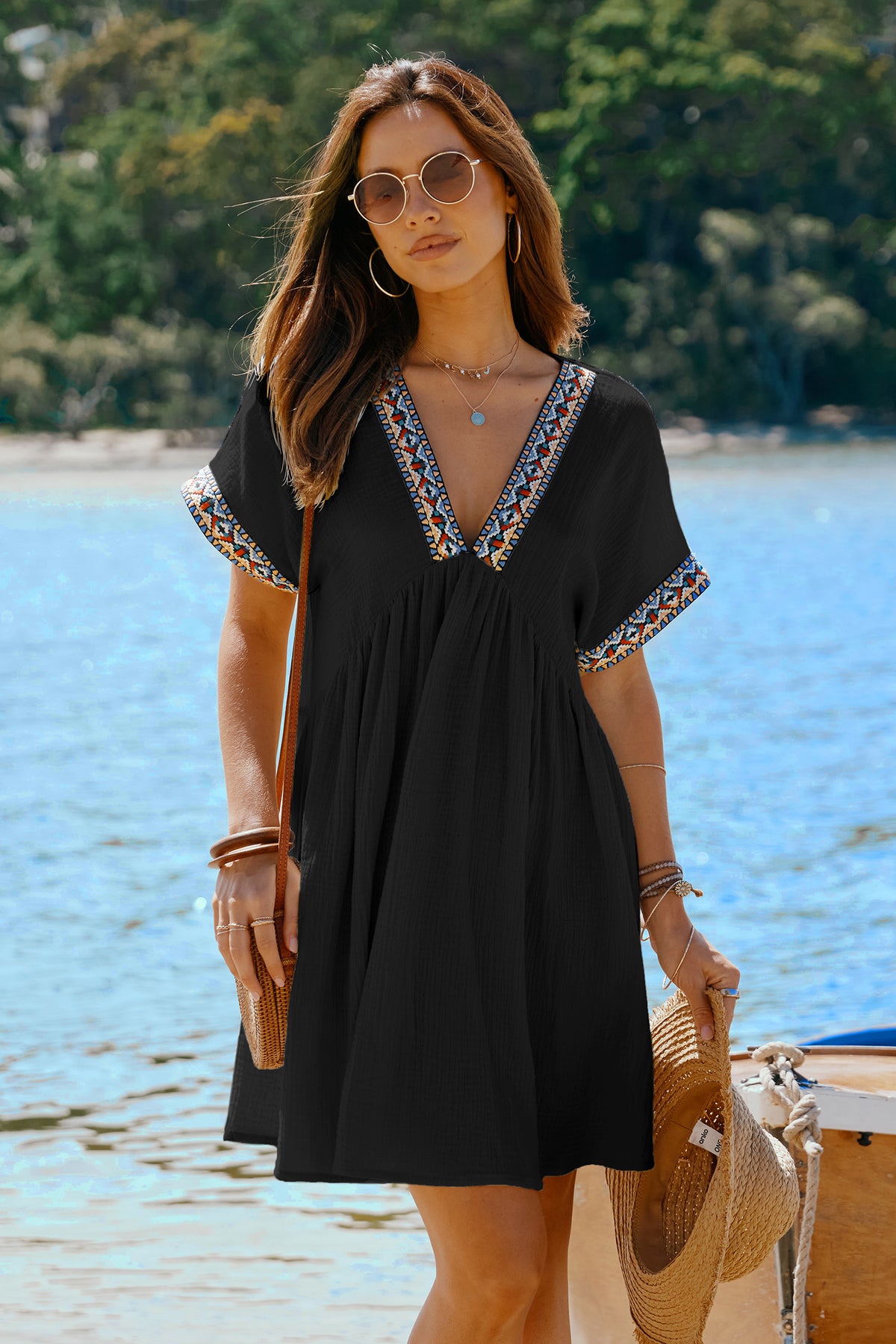 Robe mini en pur coton avec col plongeant et manches courtes