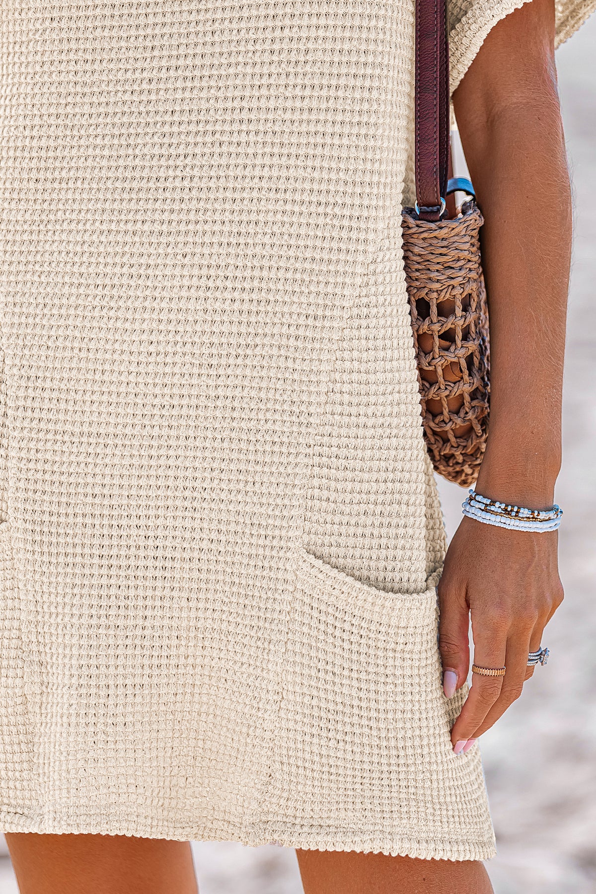 Robe cover up courte beige col V