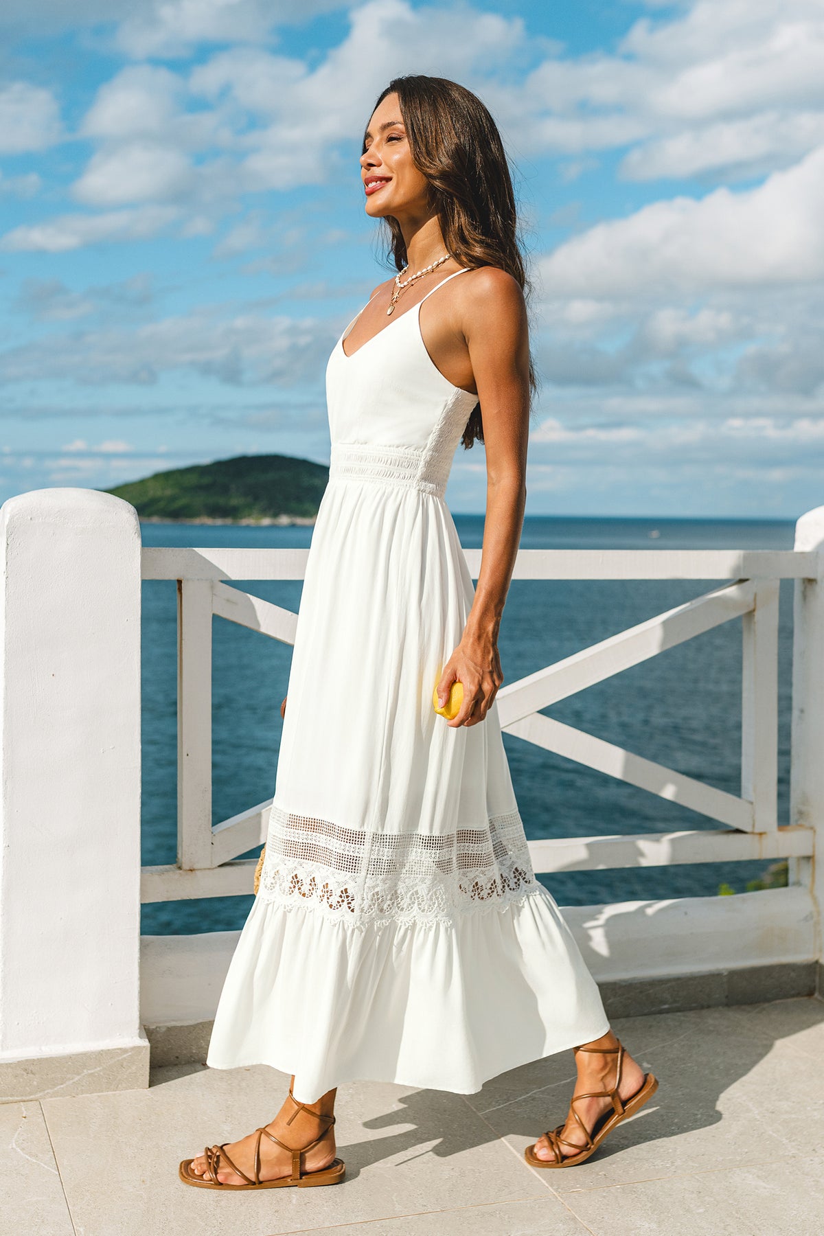 Robe longue blanche élégante