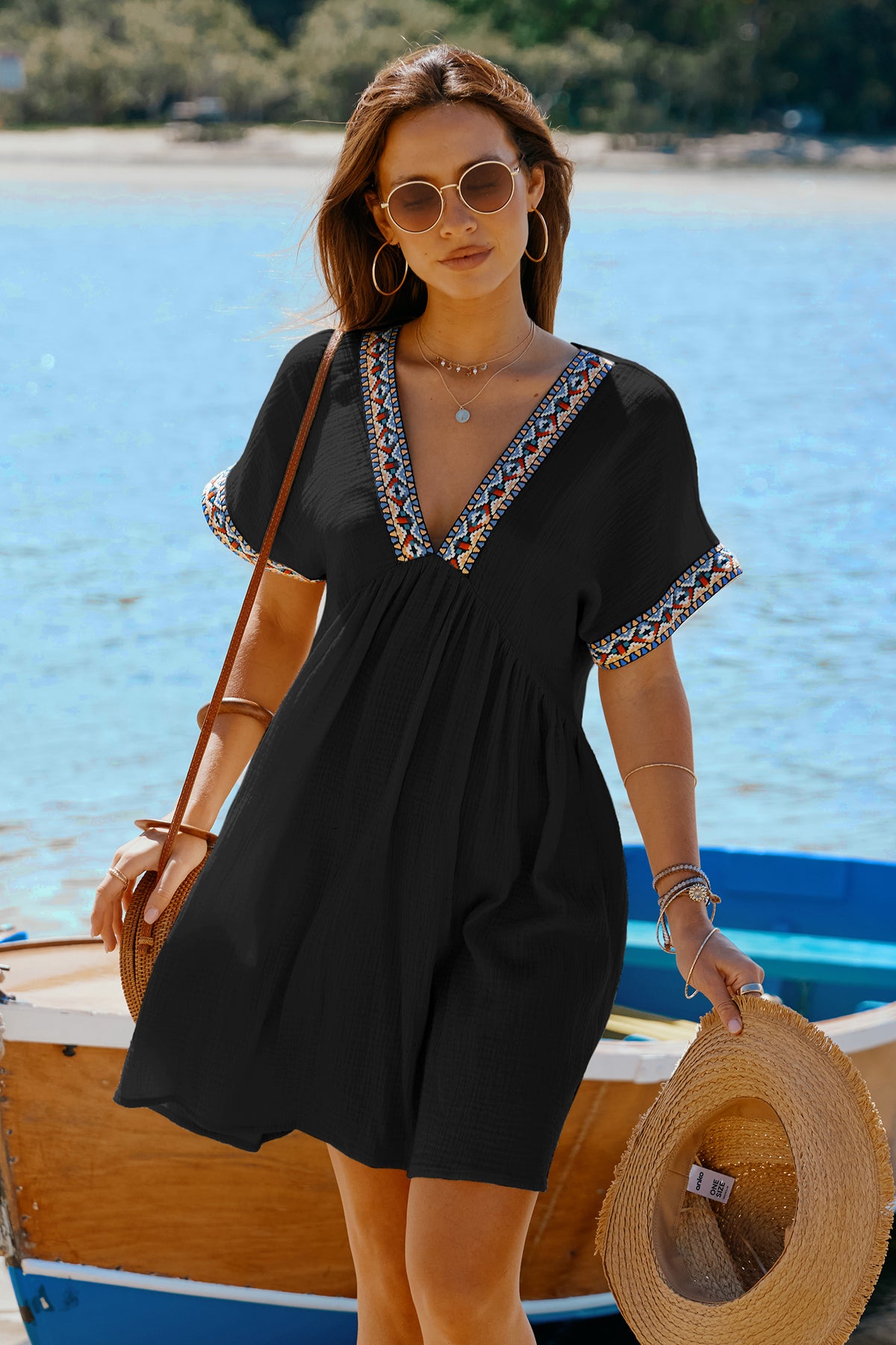 Robe mini en pur coton avec col plongeant et manches courtes
