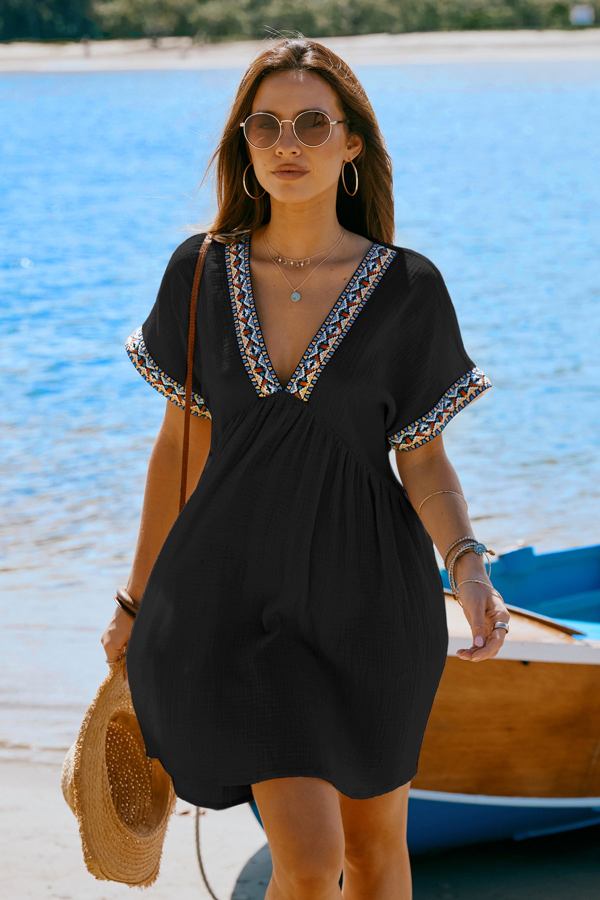 Robe mini en pur coton avec col plongeant et manches courtes
