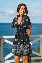 Robe courte fleurie romantique