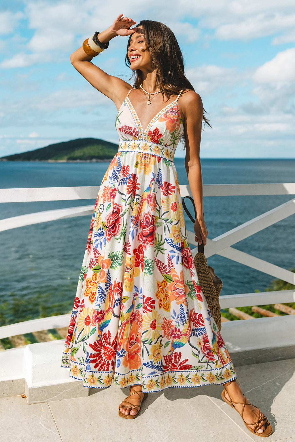 Robe longue fleurie col plongeant sans manches