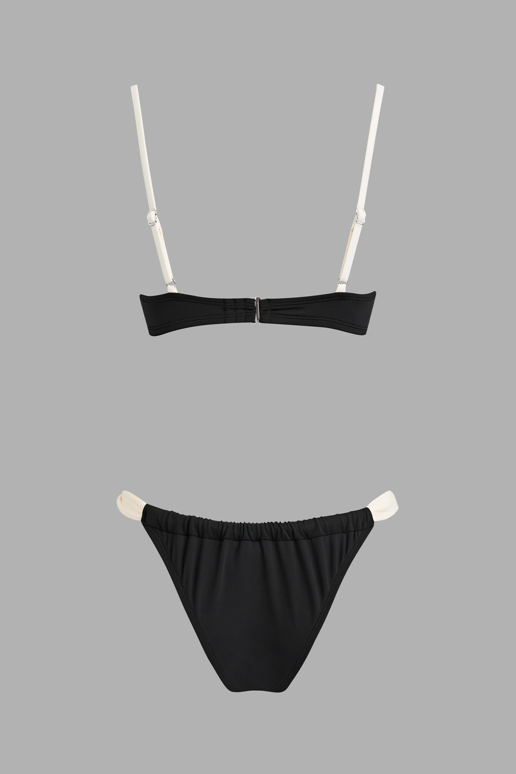 Bikini col cœur armature taille basse
