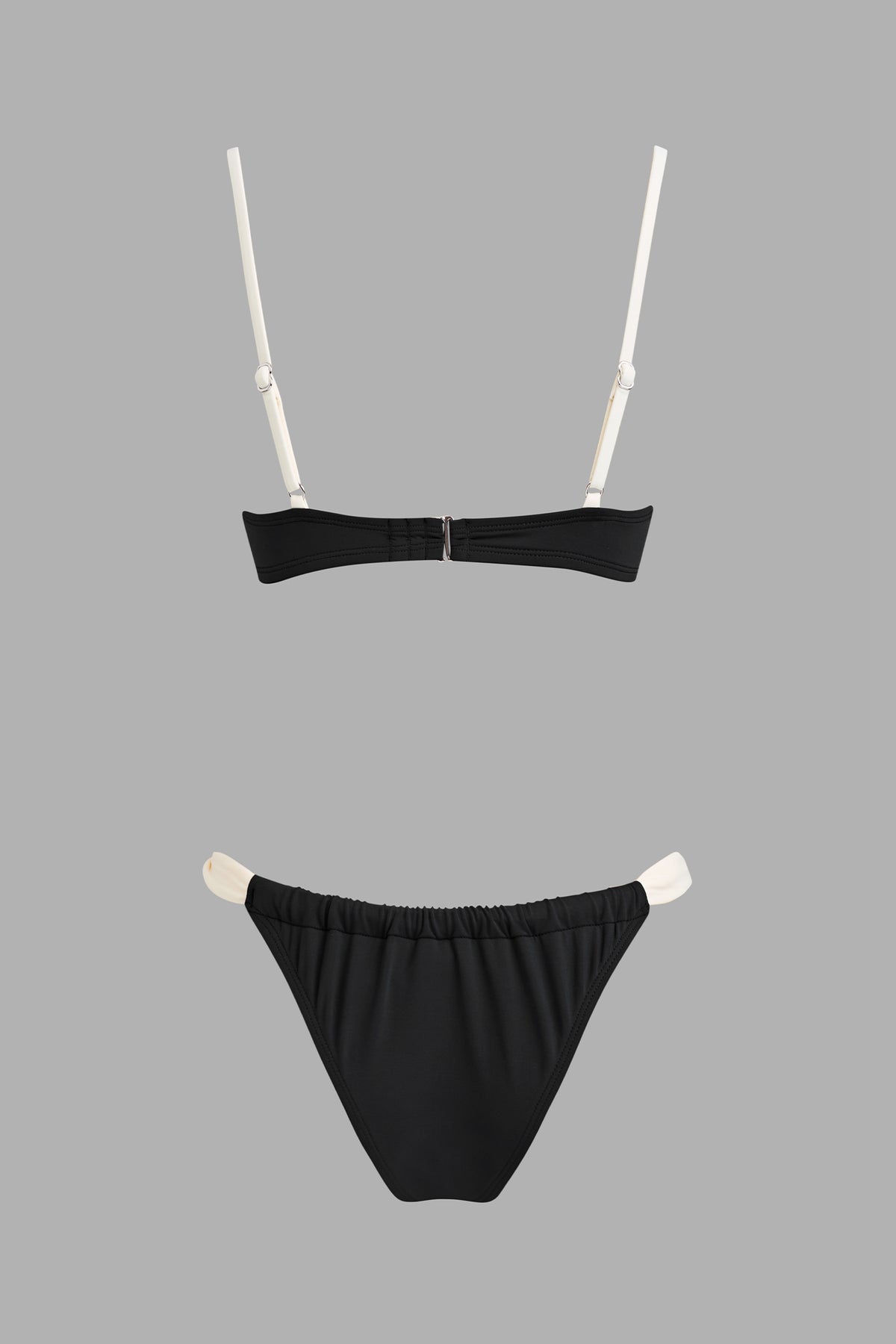 Bikini col cœur armature taille basse