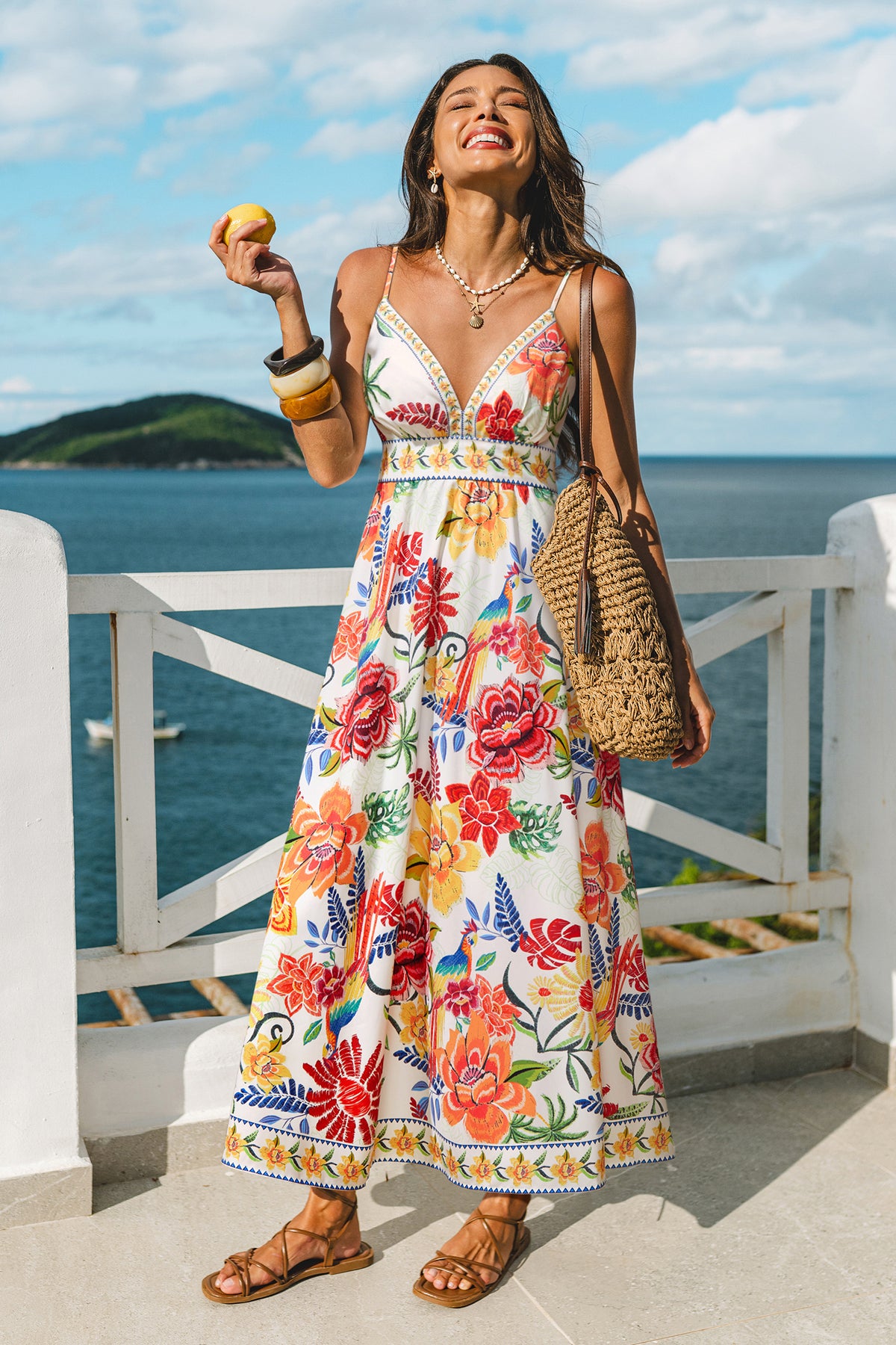 Robe longue fleurie col plongeant sans manches
