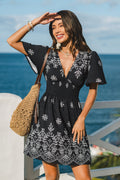 Robe courte fleurie romantique