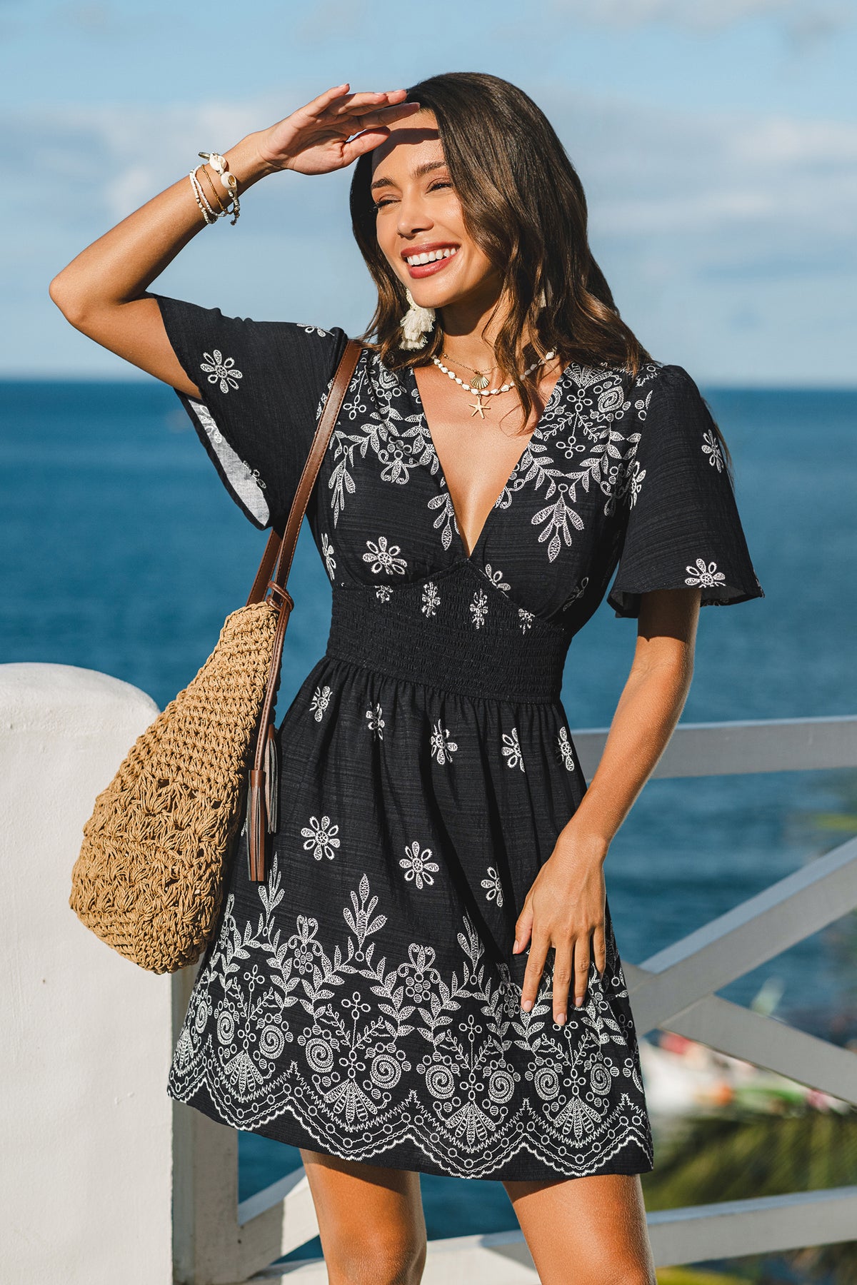 Robe courte fleurie romantique