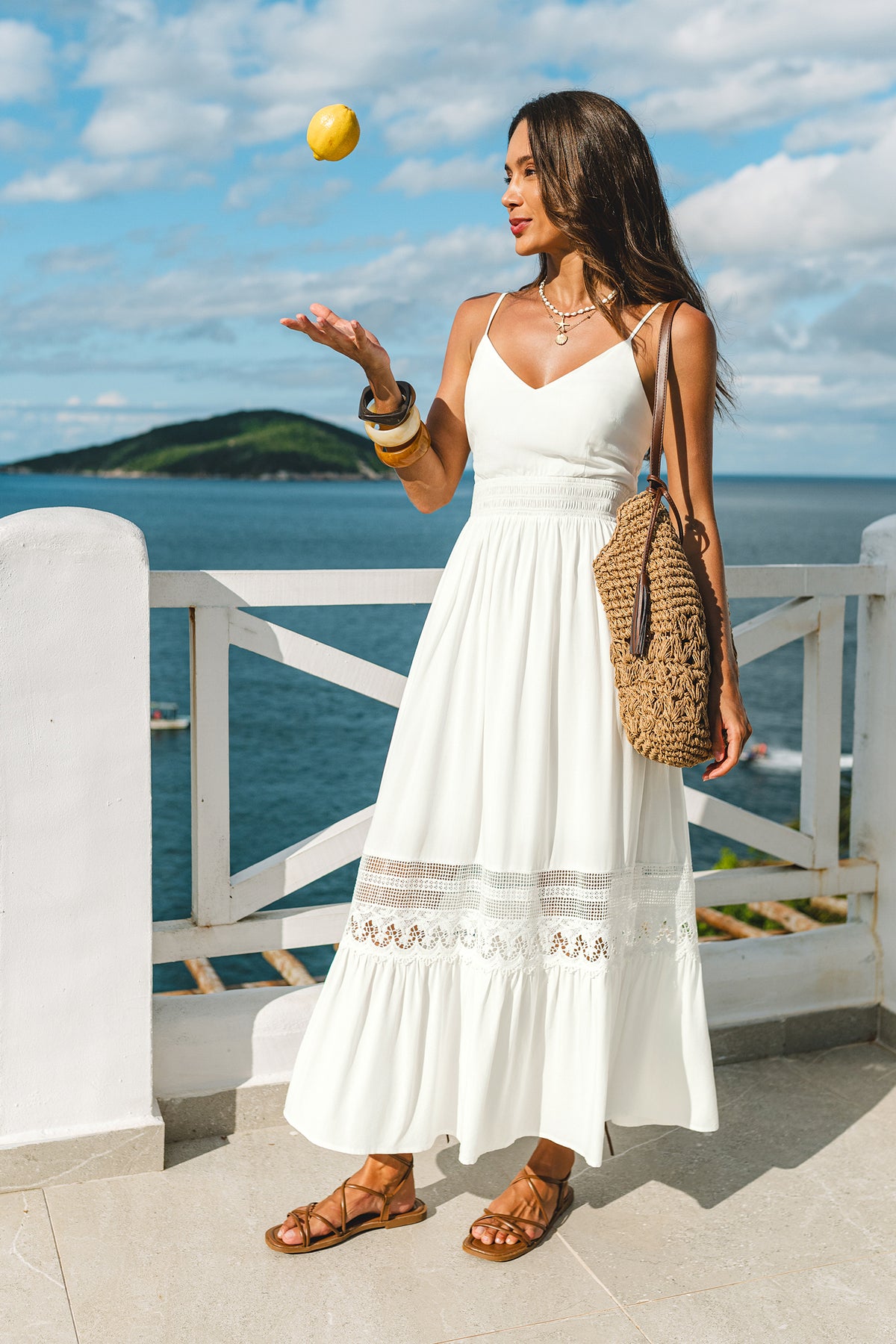 Robe longue blanche élégante