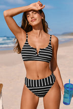 Bikini à rayures fil en V