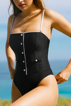 Maillot de bain une pièce noir à col droit et bretelles amovibles