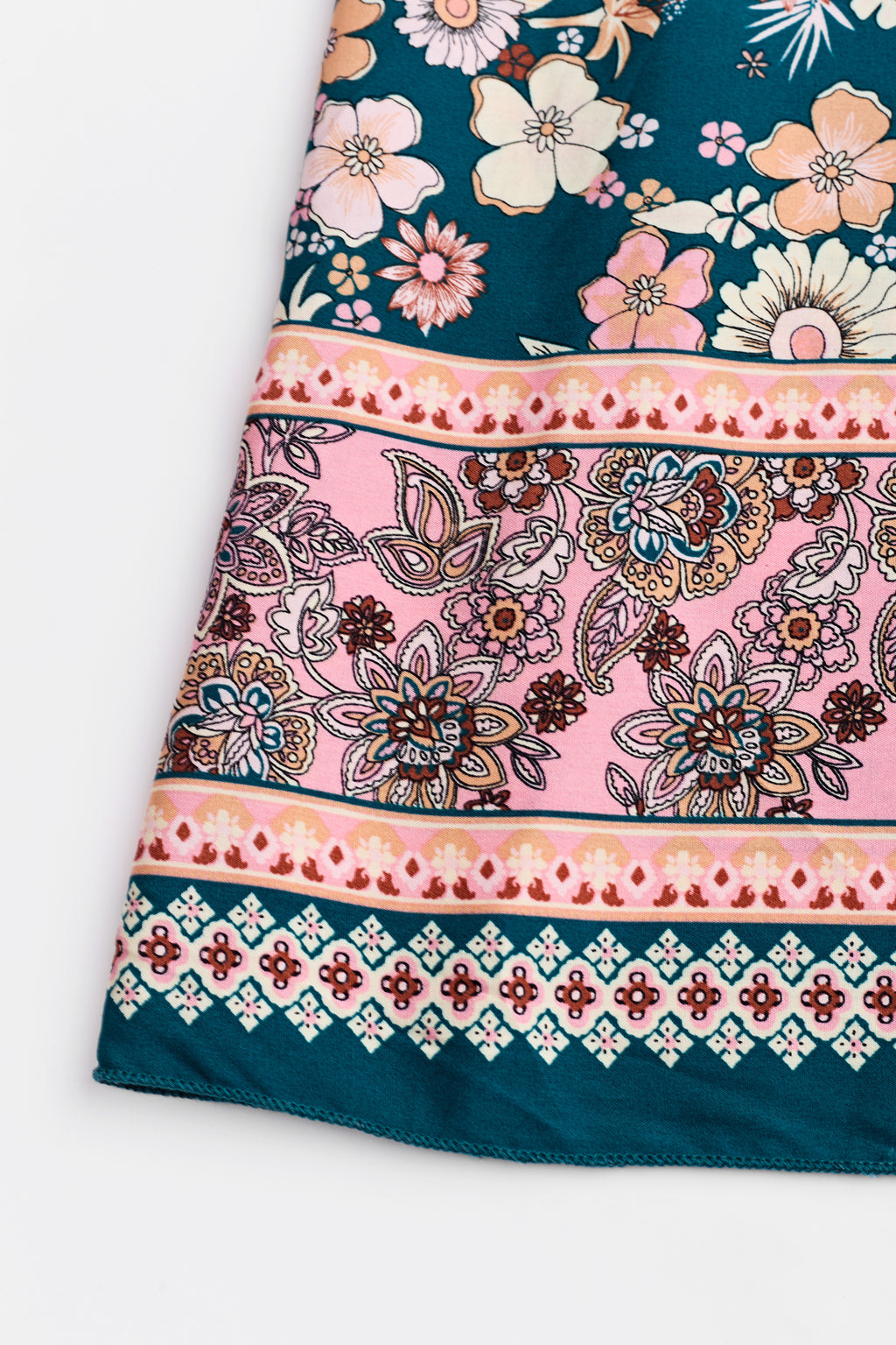 Robe longue florale avec col carré