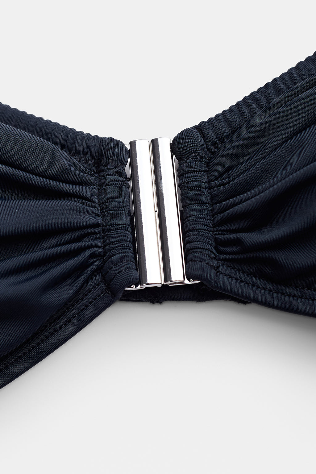 Maillot de bain une pièce couverture moderne effrontée