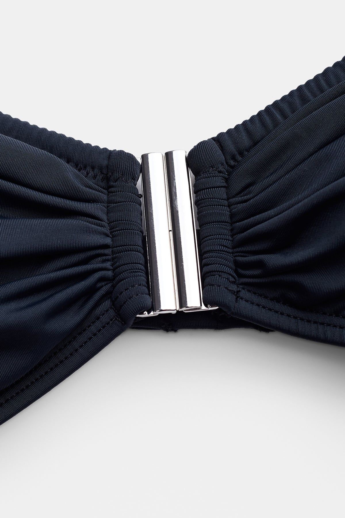 Maillot de bain une pièce couverture moderne effrontée