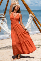 Robe longue orange au glamour estival