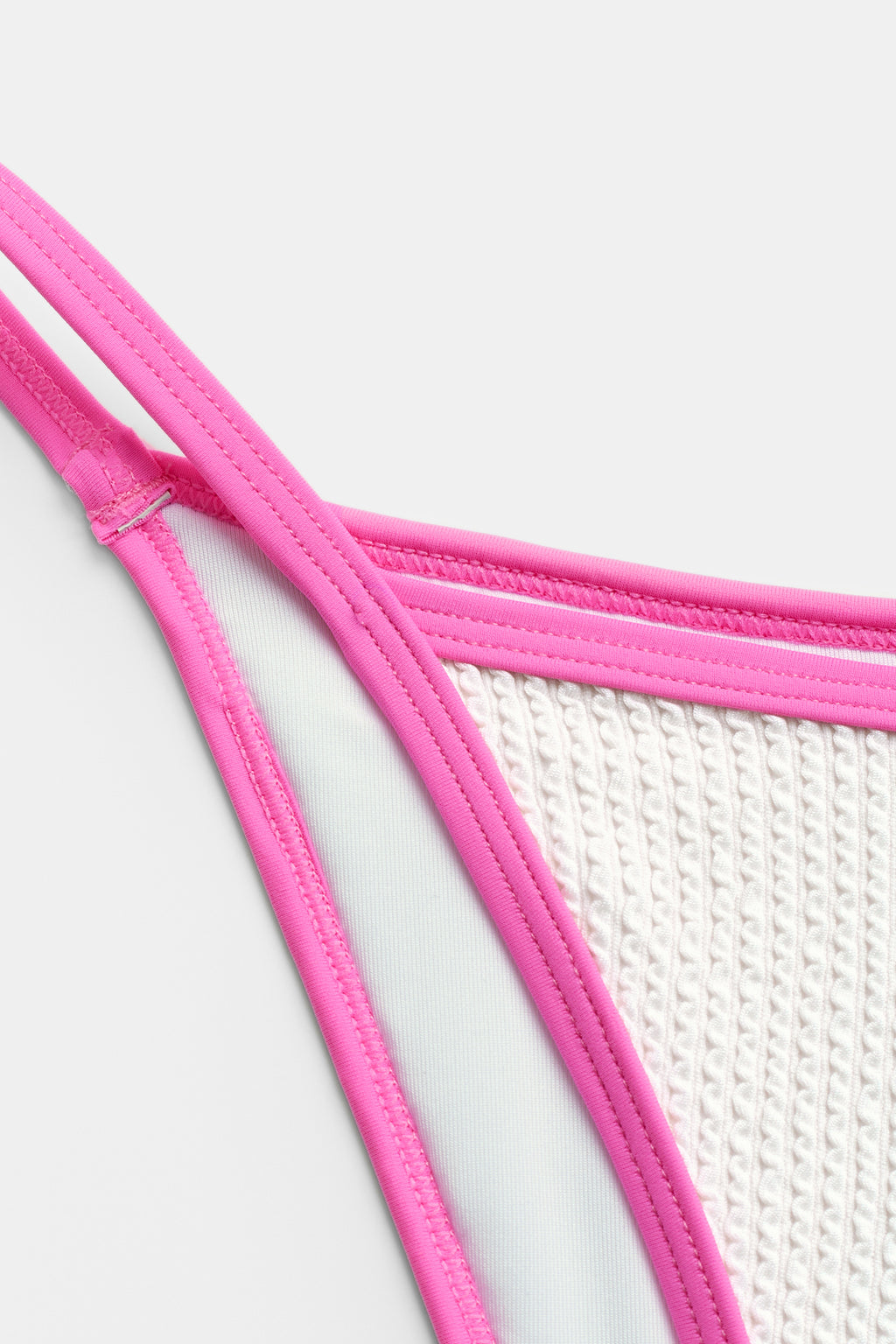 Bikini blanc plongeant
