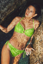 Bikini abstrait à col cœur et jambe extra haute